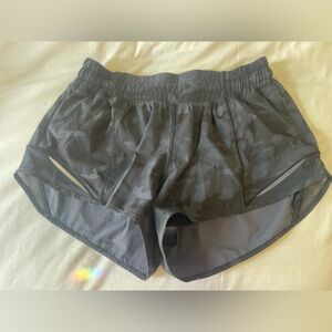 Lululemon Hotty Hot Low Rise Shorts 2.5” Camo Print